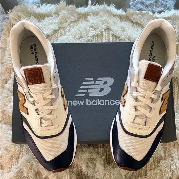 New Balance Men's Multicolor Sneakers - Picture 8 of 9